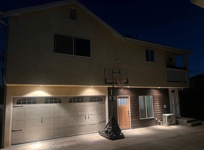 Building Photo - 4412 Russell Ave