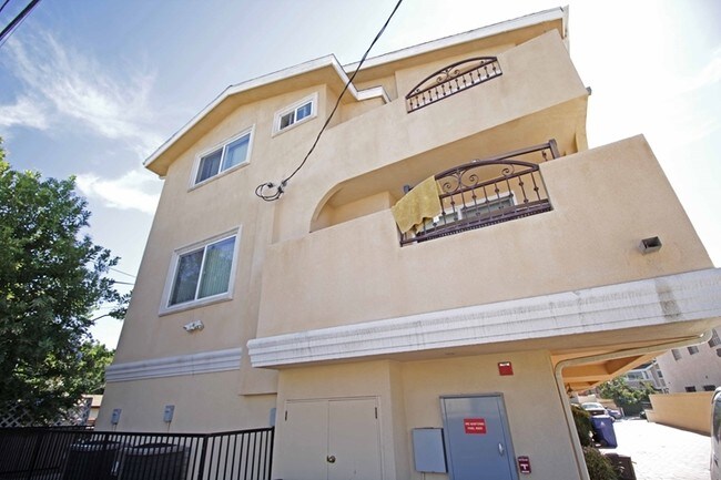 Foto del edificio - 1515 W 207th St