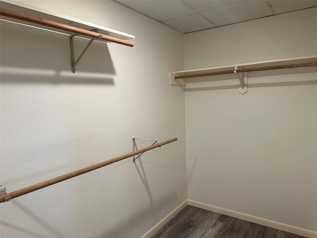 Foto del edificio - 2318 Manvel Rd