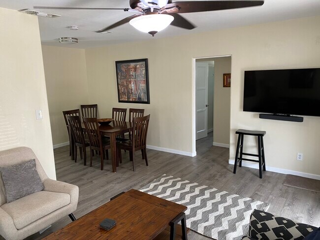 Foto del edificio - 1352 Oliver Ave