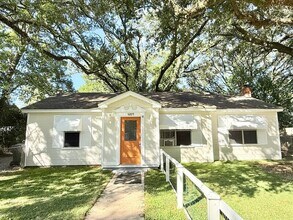 Building Photo - 6009 Sewell St
