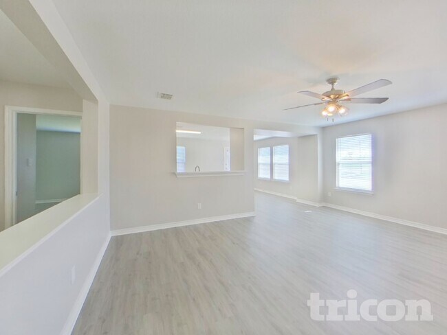 Foto del edificio - 125 Southwestern Dr