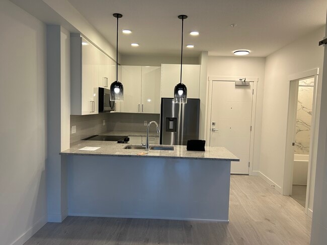 Photo du bâtiment - 5504 Brydon Cres