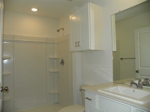 Building Photo - 261 Douglas Hls Dr