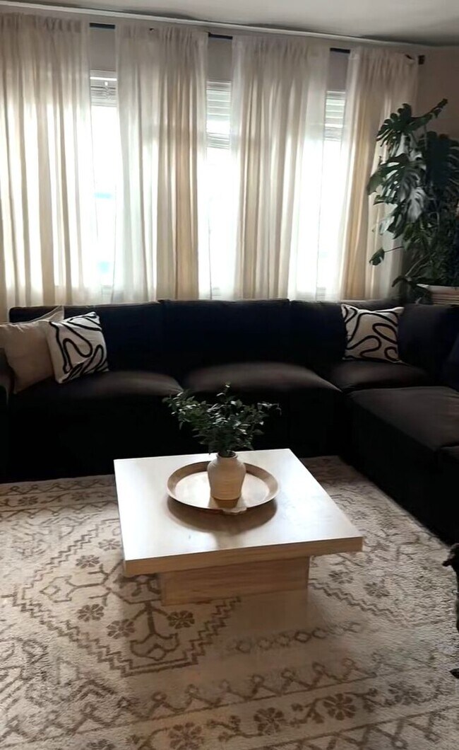 Foto del edificio - 1625 Rose Quartz Heights