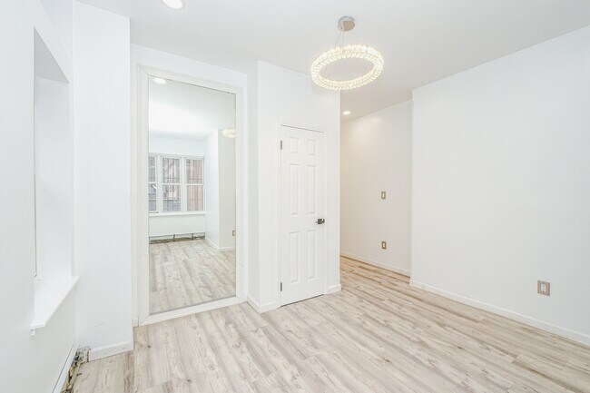 Foto del edificio - 384 Lafayette Ave