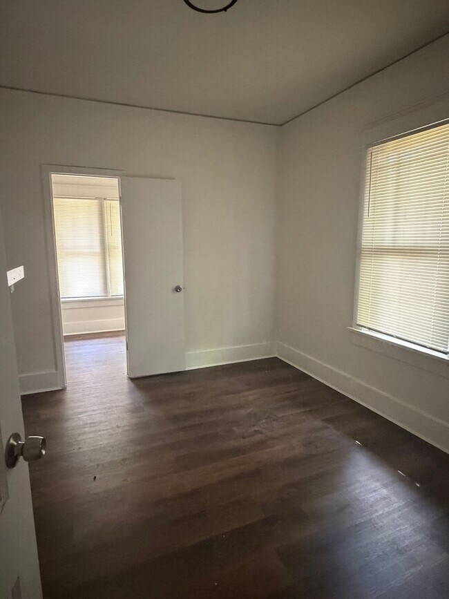 Foto del edificio - 3232 Coleman Ave