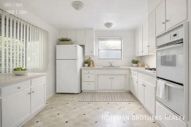 Building Photo - 3718 Mentone Ave