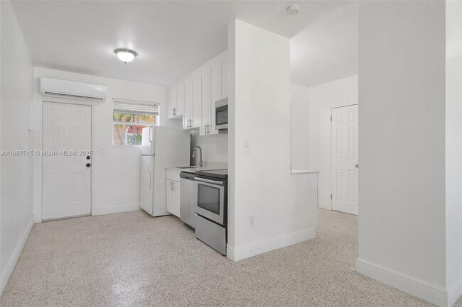 Foto del edificio - 7731 NW 2nd Ave