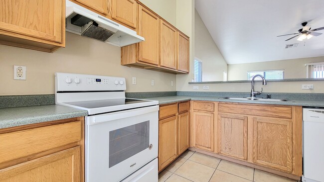 Foto del edificio - Aggressively priced home in Goodyear!