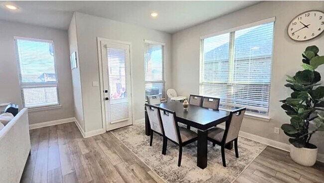 Building Photo - 2719 Lazy Pne Ln