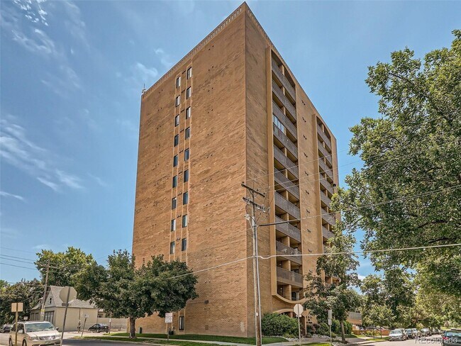 Building - 400 S Lafayette St