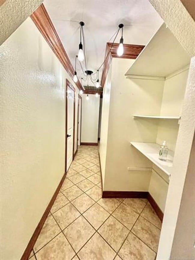 Building Photo - Charming Bungalow with Large Fenced Backya...