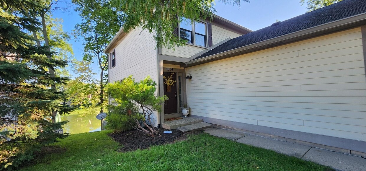 6054 Southbay Dr, Indianapolis, IN 46250 Townhome Rentals in