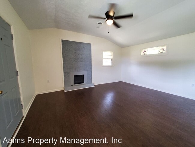 Building Photo - 3 br, 1 bath House - 716  Eva Circle