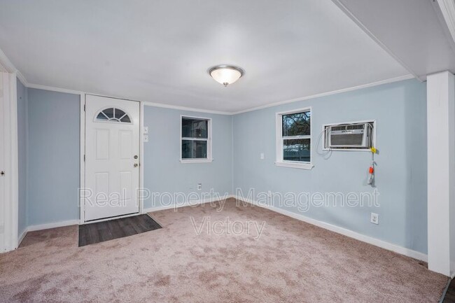 Building Photo - 8430 Dunnavant Rd