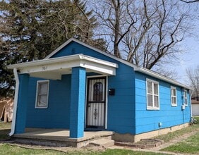 Building Photo - 501 School St