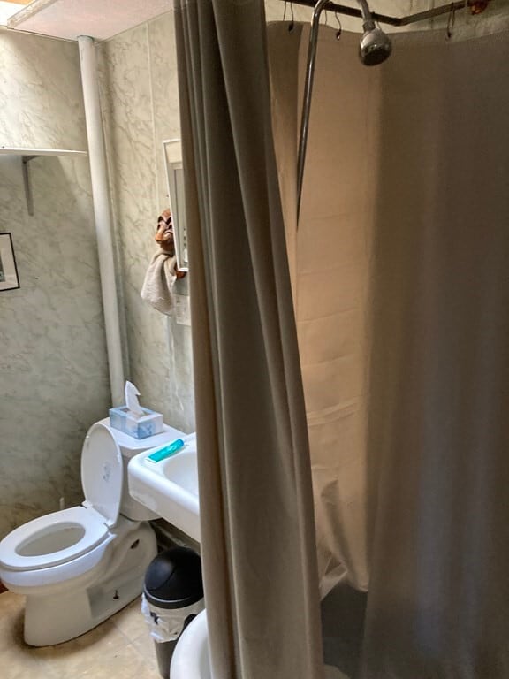 Building Photo - 18 Elm St