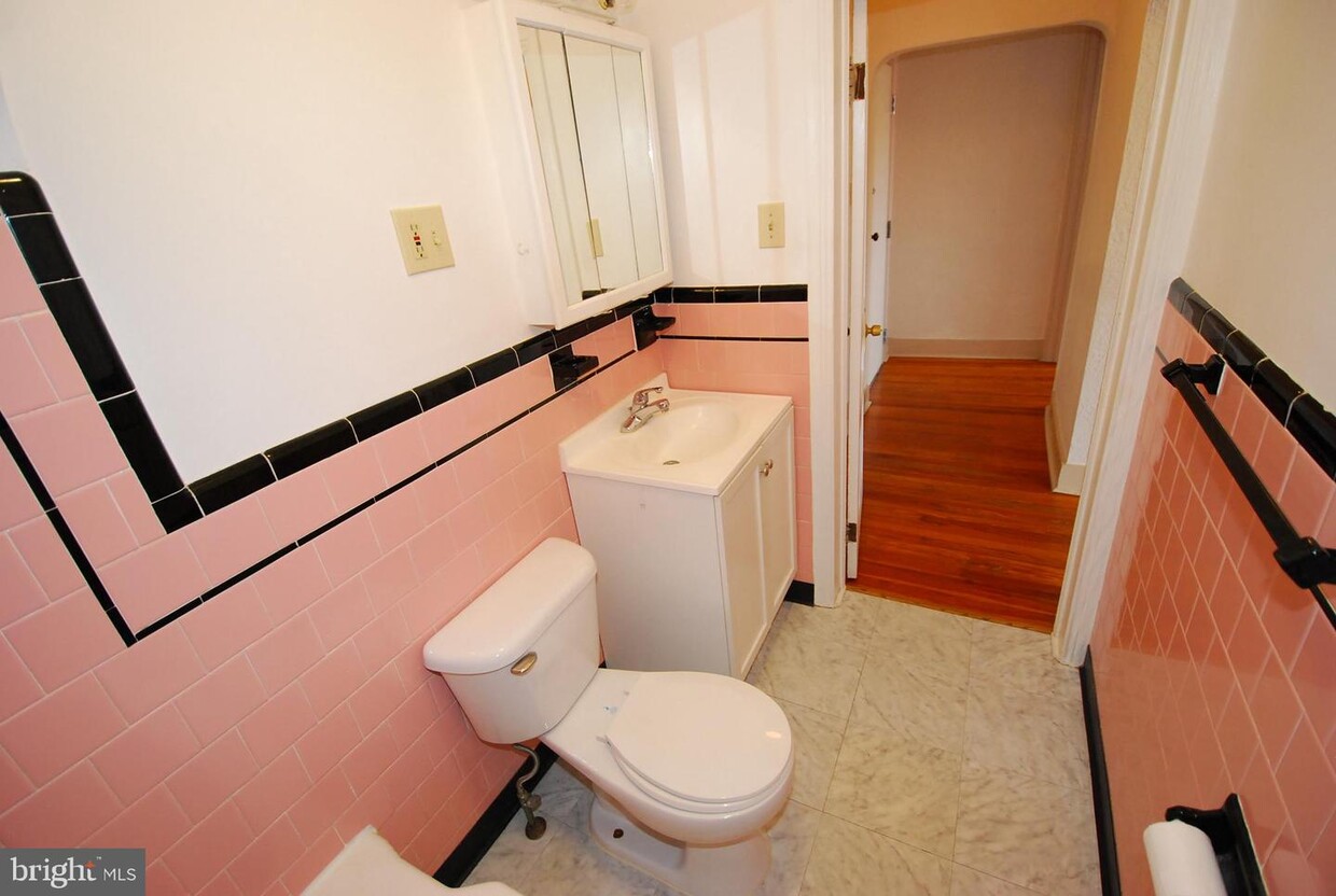 Primary Photo - 144 W Patrick St
