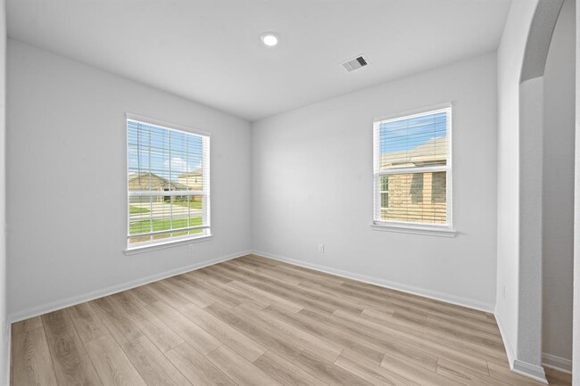 Foto del edificio - 569 Amberwood Pk Dr