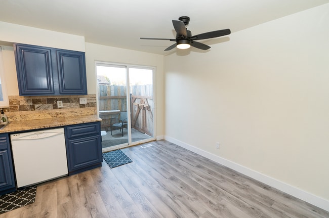 Foto del edificio - 7061 Utica St