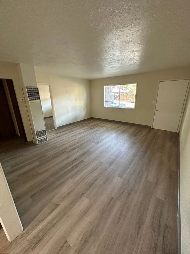 Foto del edificio - (474) 15th Street Apartments - 2 Bedroom /...