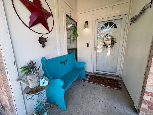Building Photo - Great 3-bed 2-bath Home Birdville ISD *New...
