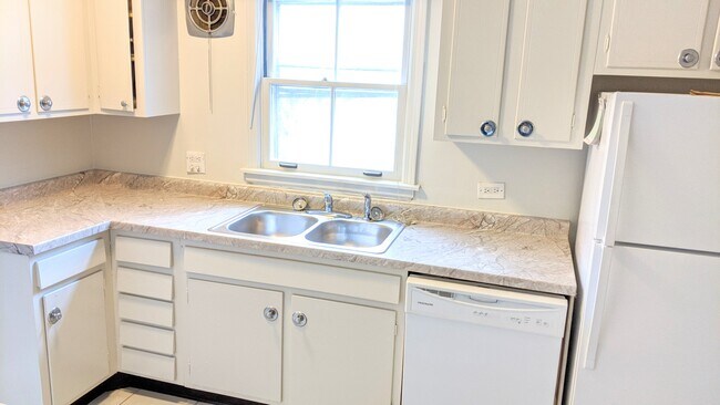 Kitchen 1 - 1520 Central St