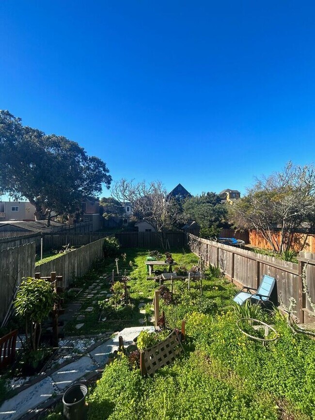 Building Photo - Outer Sunset Home for Rent - $3,700/mo