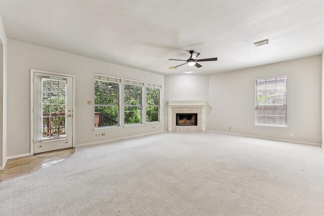 Building Photo - 10701 Redmond Rd