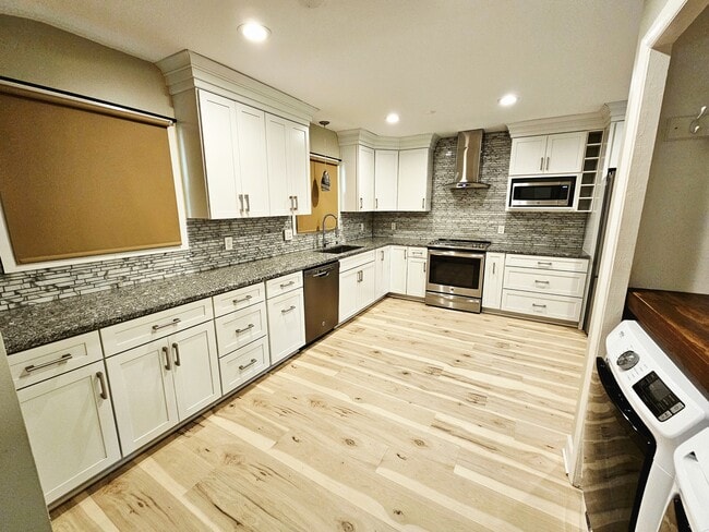 Building Photo - 65 Steele Cir