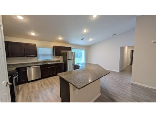 Building Photo - MOVE IN INCENTIVE: Palm Coast 4 Bedroom Newer House