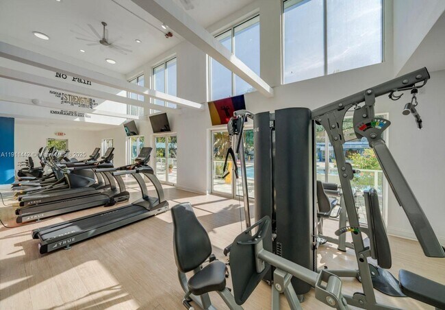 Foto del edificio - 5155 NE 3rd Ct