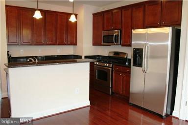 Building Photo - 688 Pullman Pl