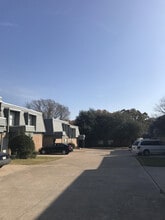 Building Photo - 1902 Sandy Ct
