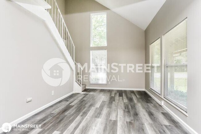 Building Photo - 448 Far Hill Dr, Ballwin, MO 63021