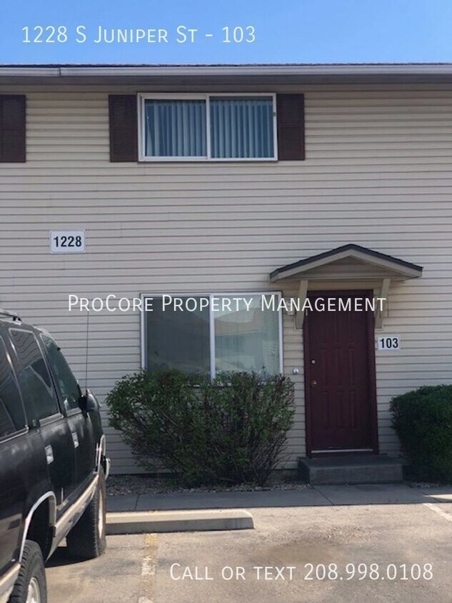Primary Photo - 2Bed/1.5 bath, big windows, semi private p...