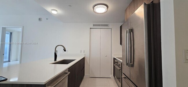Foto del edificio - 488 NE 18th St