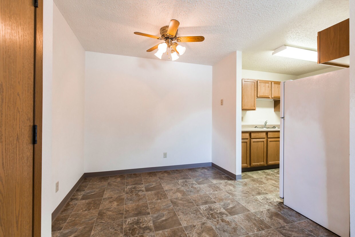 Riverpark Apartment Community Bismarck Nd Apartments Com