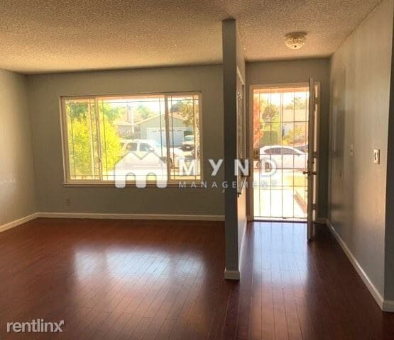 Building Photo - 3 br, 2 bath House - 2633 Orinda Dr