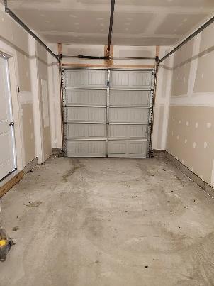 Building Photo - 92 Mossdale Blvd