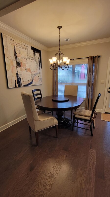 Foto del edificio - 1620 Cottage Wood Way