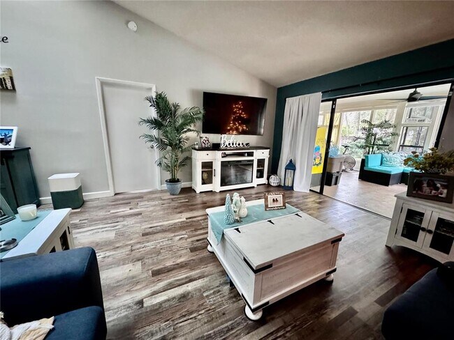 Foto del edificio - 8605 Otter Creek Ct