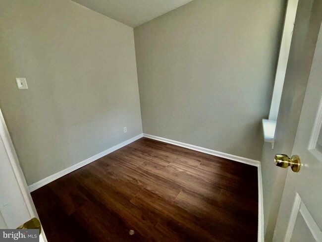 Building Photo - 5258 Hazel Ave