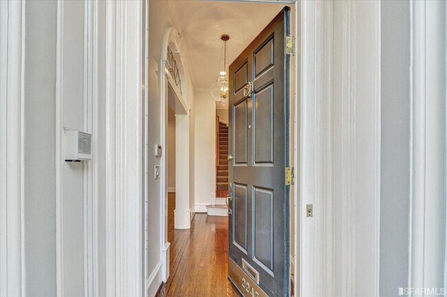 Building Photo - 2243 Steiner St
