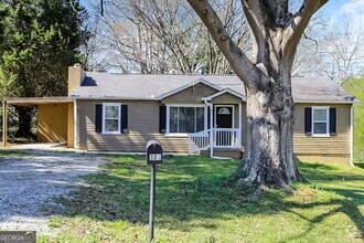 Building Photo - 302 Wren Cir