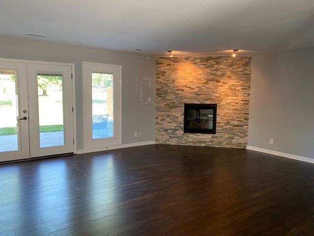 Building Photo - 2147 Quail Creek Dr