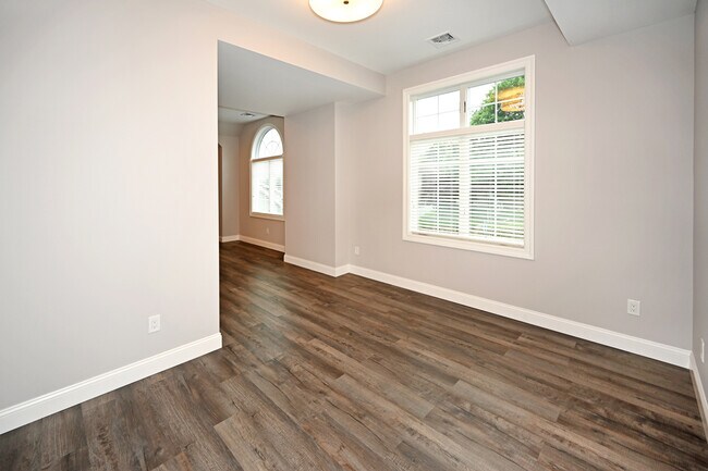 Foto del edificio - 184 Godwin Ave