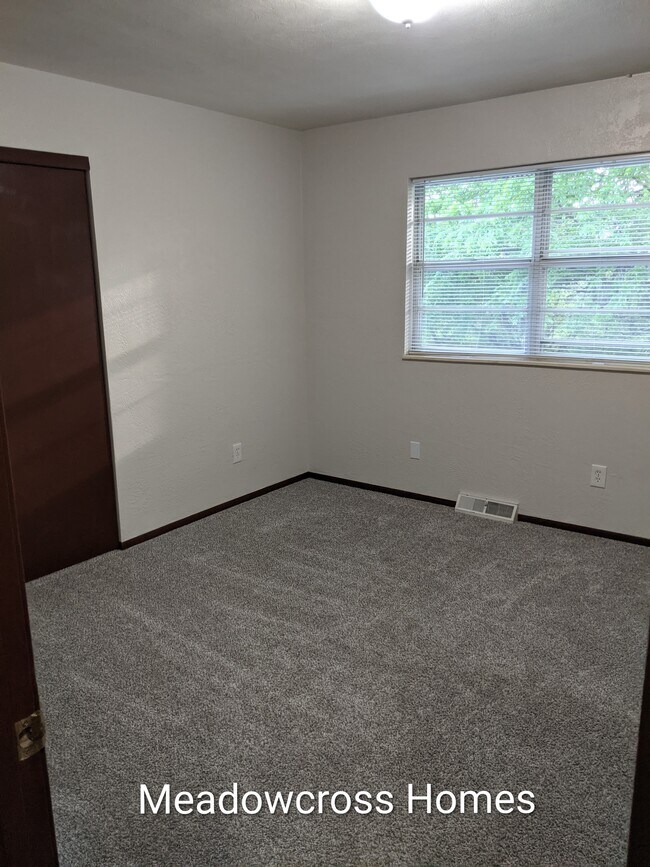 Foto del edificio - 2906 N River Ter