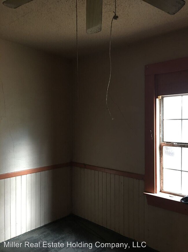 Foto del edificio - 2 br, 1 bath Apartment - 643 East Anderson St